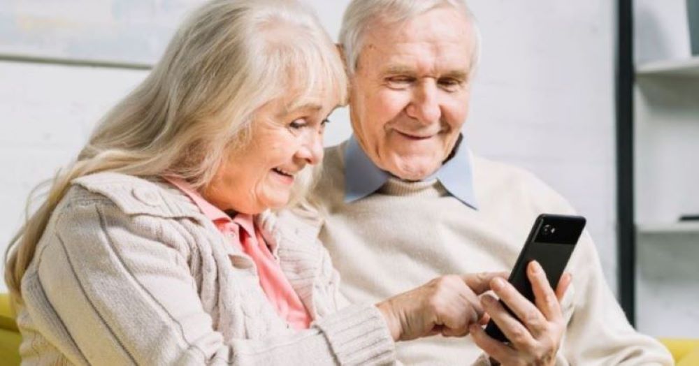 Simple Guide To Text Messaging For Seniors